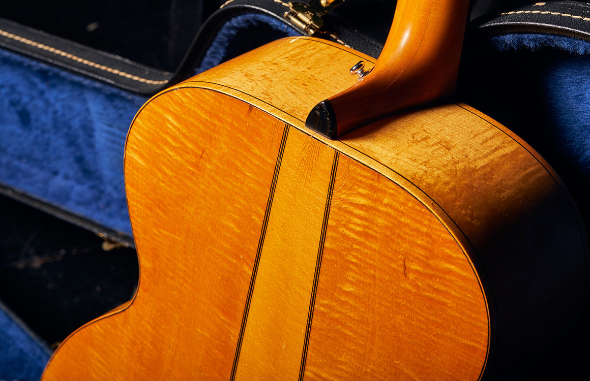 J'apprends à accorder ma guitare 