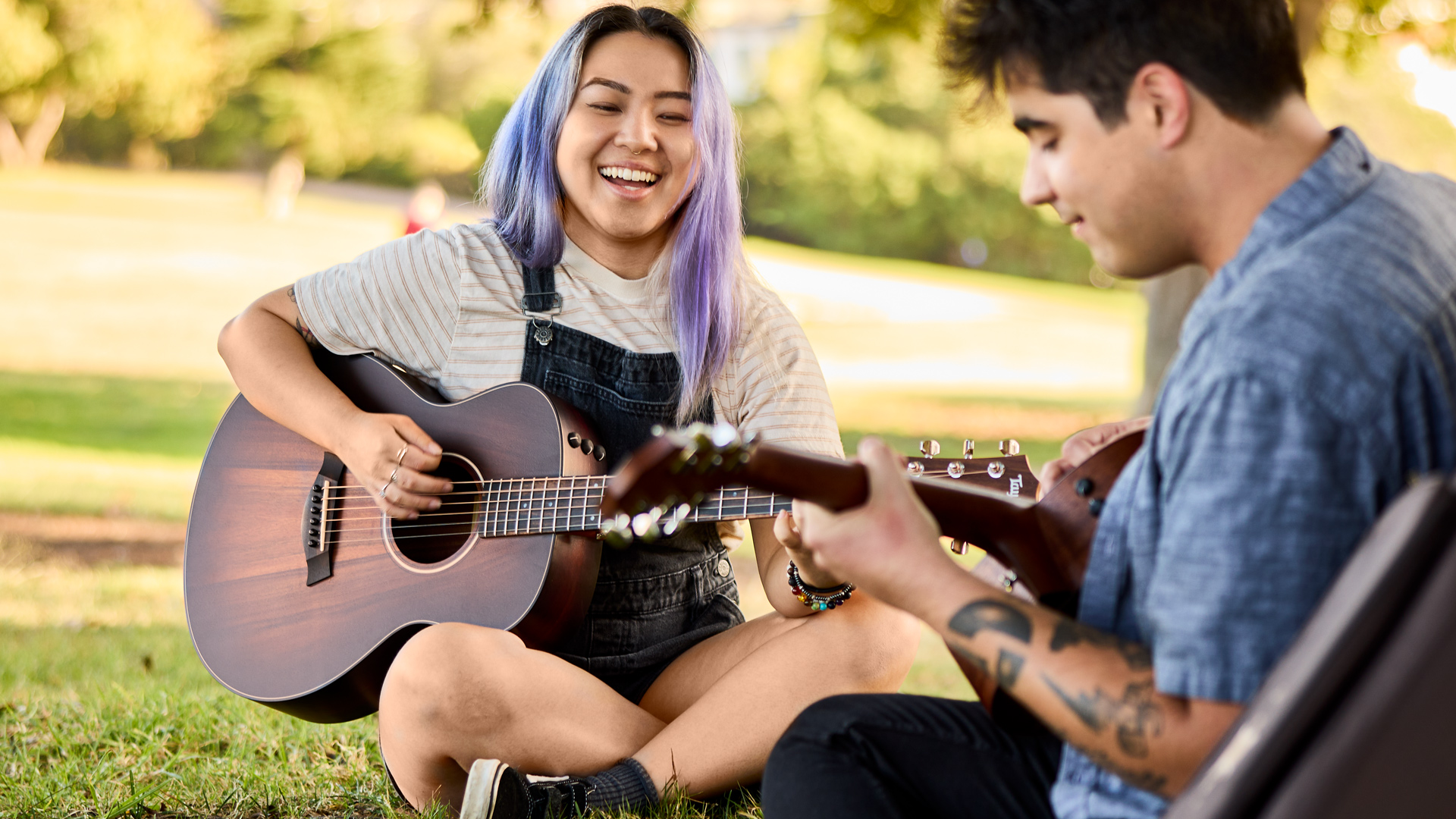 Accordo: Un supporto per chitarra sicuro.