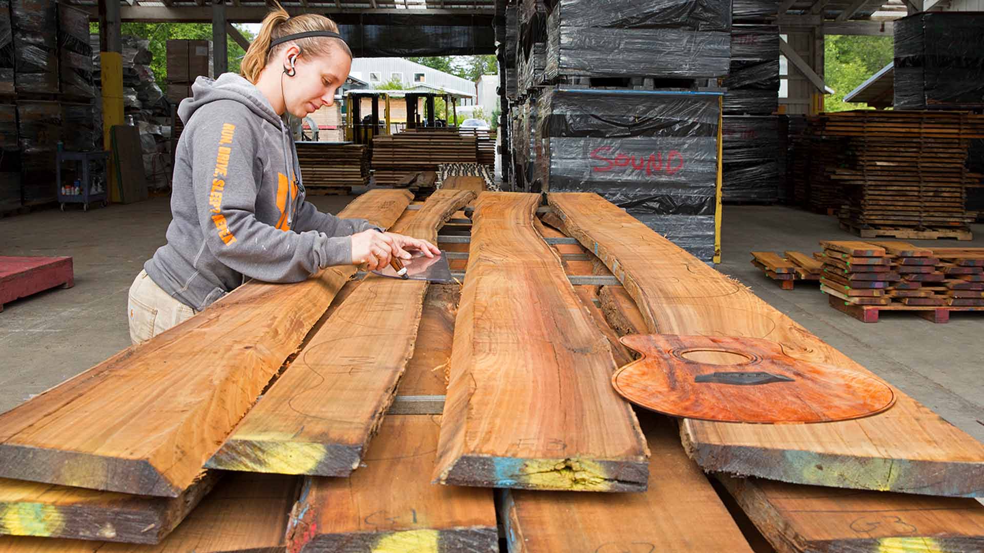 Le koa et ses nombreuses couleurs : découvrez la toute nouvelle série 700  en koa￼